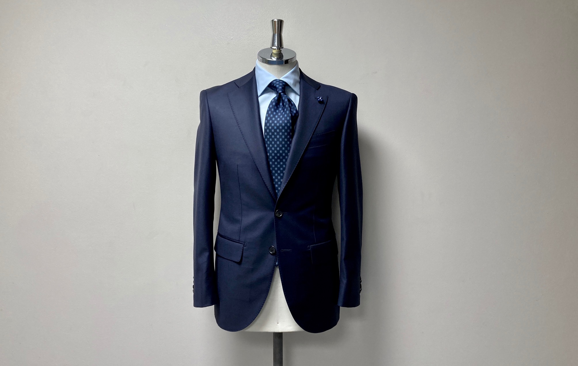 Dormeuil Amadeus生地使用スリーピーススーツ - スーツ