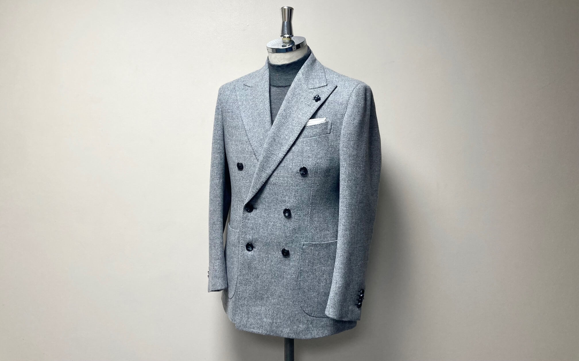 名古屋CENTOで仕立てた高品質なカノニコ(CANONICO)ライトグレー・メランジのオーダーダブルジャケット