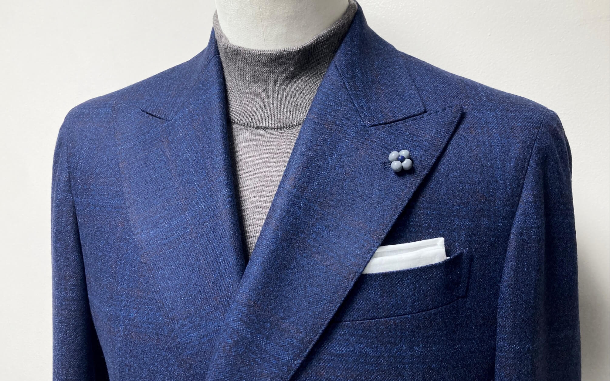 名古屋CENTOで仕立てたドーメル「フォーエバー グリーン」のネイビーチェック柄ダブルオーダージャケット