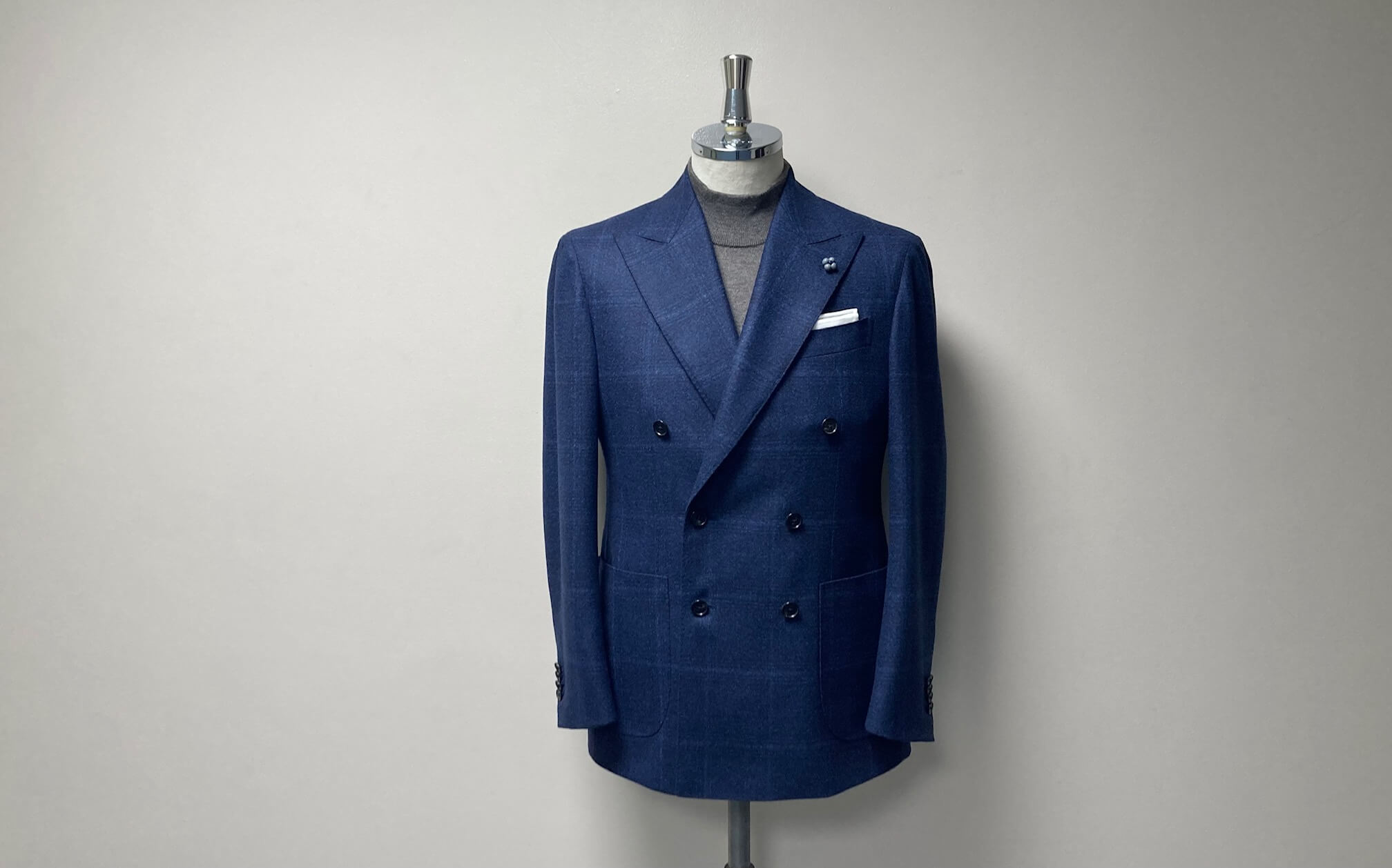 名古屋CENTOで仕立てたドーメル「フォーエバー グリーン」のネイビーチェック柄Wオーダージャケットの全体画像