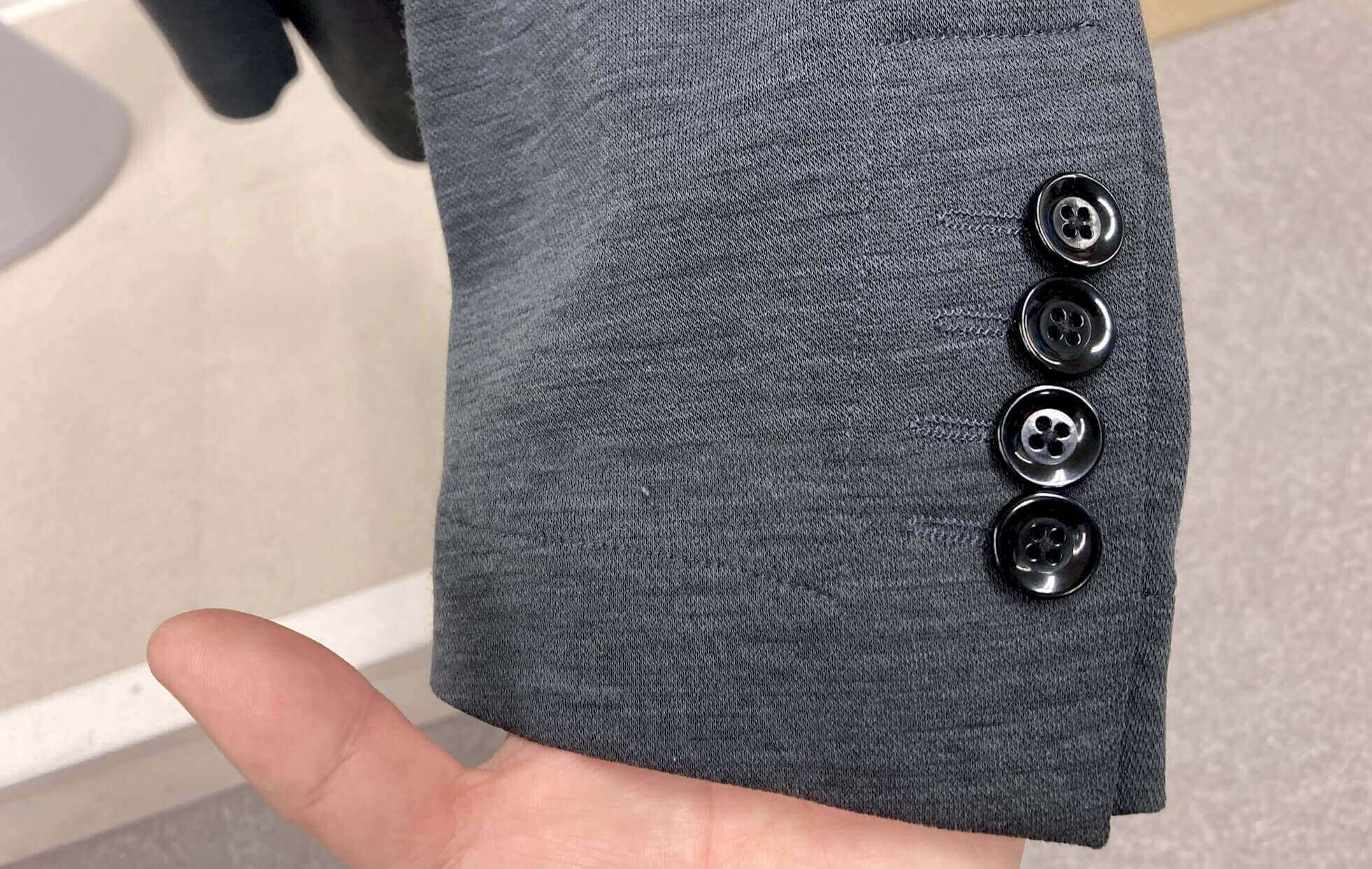 名古屋CENTOのこだわり仕立て：オーダースーツの高級感を演出する本切羽（袖口ボタン開閉）と開き見せの違い